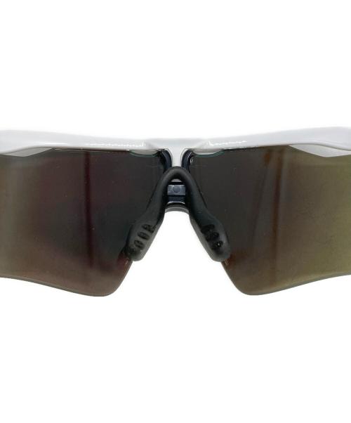 OAKLEY（オークリー）OAKLEY (オークリー) サングラス ホワイトの古着・服飾アイテム