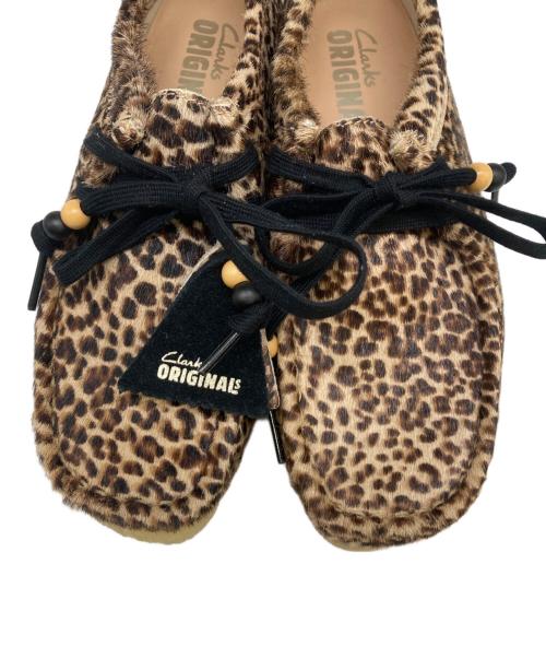 CLARKS ORIGINALS（クラークス オリジナルズ）CLARKS ORIGINALS (クラークス オリジナルズ) レオパードハラコワラビーシューズ ベージュ×ブラウン サイズ:SIZE 23.5cm 未使用品の古着・服飾アイテム