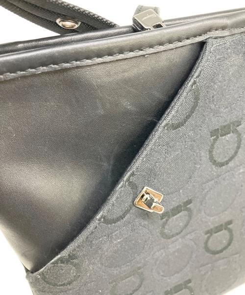 Salvatore Ferragamo（サルヴァトーレ フェラガモ）Salvatore Ferragamo (サルヴァトーレ フェラガモ) ショルダーバッグ ガンチーニ ブラックの古着・服飾アイテム