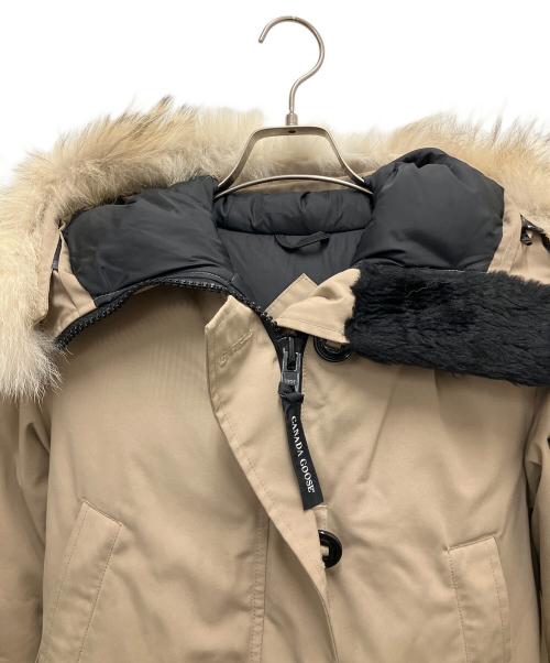 CANADA GOOSE（カナダグース）CANADA GOOSE (カナダグース) ダウンジャケット LABRADOR BOMBER ベージュ サイズ:SIZE Sの古着・服飾アイテム