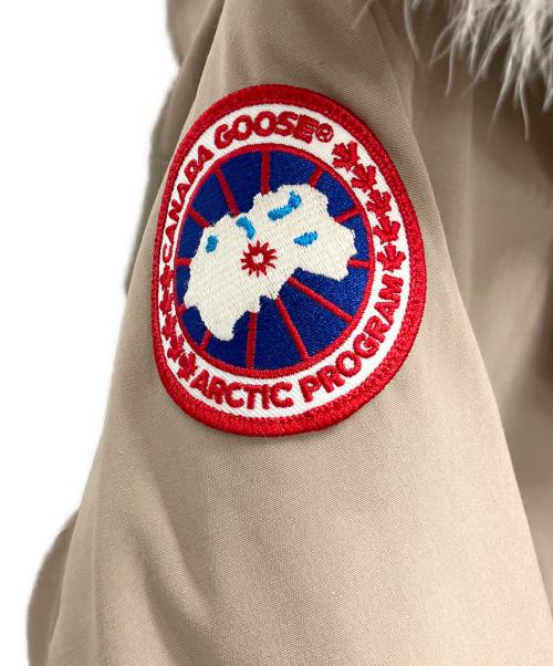CANADA GOOSE（カナダグース）CANADA GOOSE (カナダグース) ダウンジャケット LABRADOR BOMBER ベージュ サイズ:SIZE Sの古着・服飾アイテム