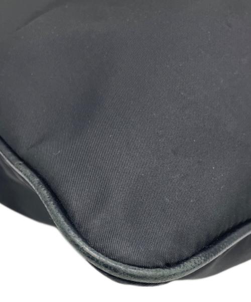 PRADA（プラダ）PRADA (プラダ) ナイロンショルダーバッグ ブラックの古着・服飾アイテム