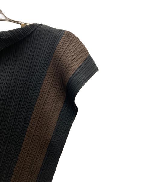 PLEATS PLEASE（プリーツプリーズ）PLEATS PLEASE (プリーツプリーズ) アシンメトリープリーツカットソー ブラウン×ブラック サイズ:SIZE 3の古着・服飾アイテム