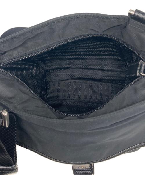 PRADA（プラダ）PRADA (プラダ) ナイロンショルダーバッグ ブラックの古着・服飾アイテム