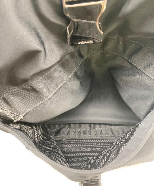 PRADA（プラダ）PRADA (プラダ) ナイロンショルダーバッグ ブラックの古着・服飾アイテム
