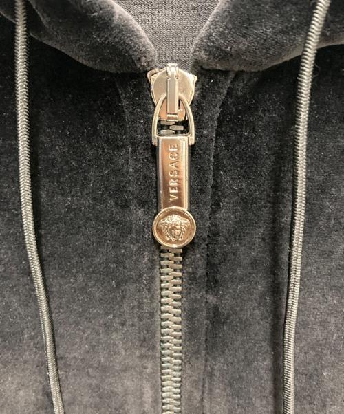 VERSACE（ヴェルサーチェ）VERSACE (ヴェルサーチェ) ジップパーカー ブラック サイズ:Lの古着・服飾アイテム