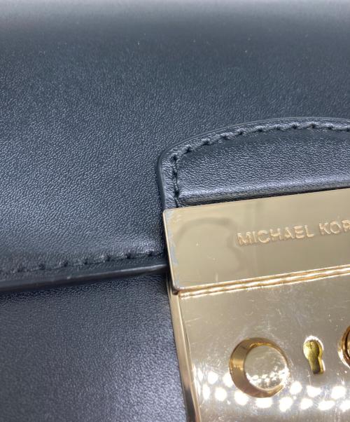 MICHAEL KORS（マイケル・コース）MICHAEL KORS (マイケル・コース) ショルダーバッグ ブラックの古着・服飾アイテム