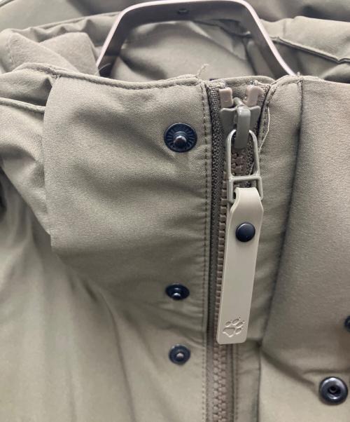 Jack Wolfskin（ジャック ウルフスキン）Jack Wolfskin (ジャック ウルフスキン) ダウンジャケット カーキ サイズ:SIZE　Sの古着・服飾アイテム