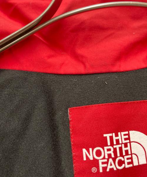 SUPREME（シュプリーム）SUPREME (シュプリーム) THE NORTH FACE (ザ ノース フェイス) マウンテンパーカー レッド×ブルー サイズ:SIZE Mの古着・服飾アイテム
