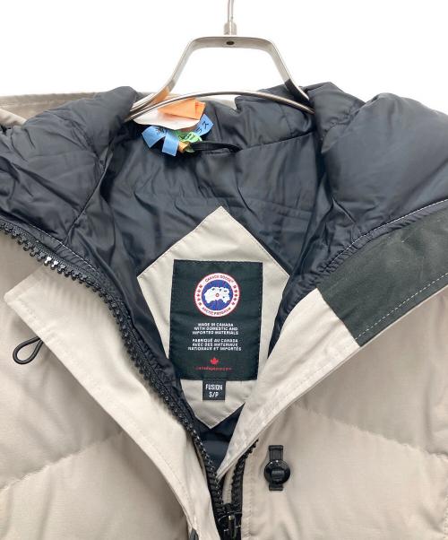CANADA GOOSE（カナダグース）CANADA GOOSE (カナダグース) ダウンジャケット ベージュ サイズ:SIZE Sの古着・服飾アイテム