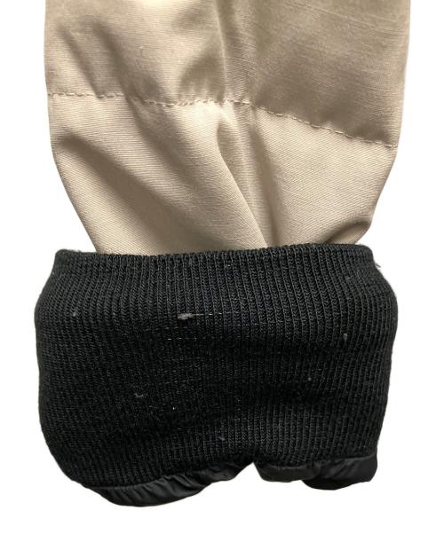 CANADA GOOSE（カナダグース）CANADA GOOSE (カナダグース) ダウンジャケット ベージュ サイズ:SIZE Sの古着・服飾アイテム