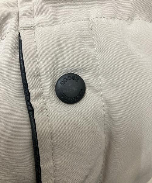 CANADA GOOSE（カナダグース）CANADA GOOSE (カナダグース) ダウンジャケット ベージュ サイズ:SIZE Sの古着・服飾アイテム