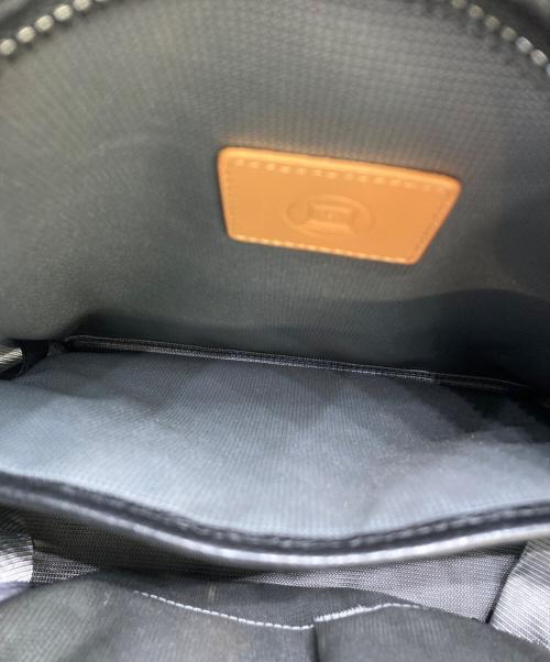 MCM（エムシーエム）MCM (エムシーエム) スタッズ付リュック ブラックの古着・服飾アイテム