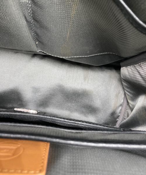 MCM（エムシーエム）MCM (エムシーエム) スタッズ付リュック ブラックの古着・服飾アイテム