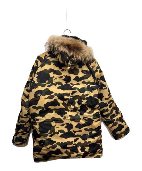 A BATHING APE（ア ベイシング エイプ）A BATHING APE (ア ベイシング エイプ) ダウンジャケット ベージュ サイズ:Sの古着・服飾アイテム