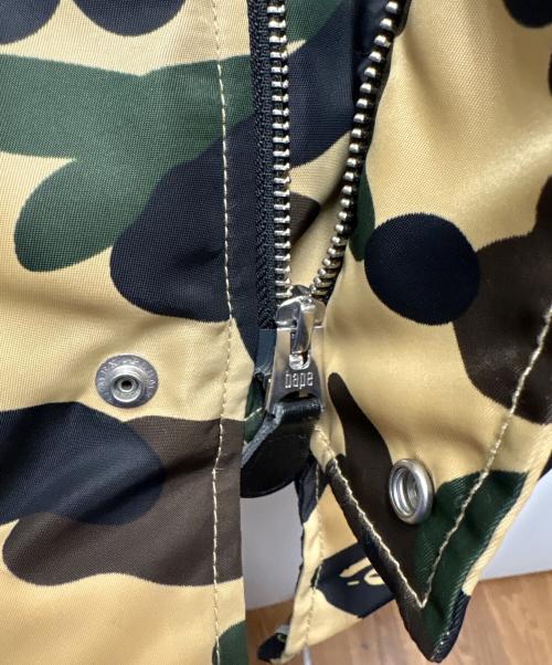 A BATHING APE（ア ベイシング エイプ）A BATHING APE (ア ベイシング エイプ) ダウンジャケット ベージュ サイズ:Sの古着・服飾アイテム