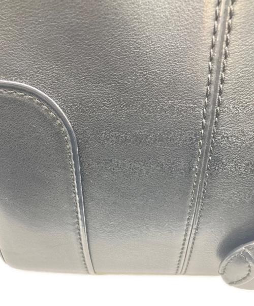 TOD'S（トッズ）TOD'S (トッズ) 2WAYショルダーバッグ ネイビーの古着・服飾アイテム