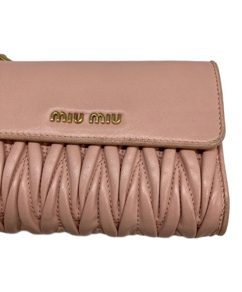 MIU MIU（ミュウミュウ）MIU MIU (ミュウミュウ) 3つ折り財布 ピンクの古着・服飾アイテム