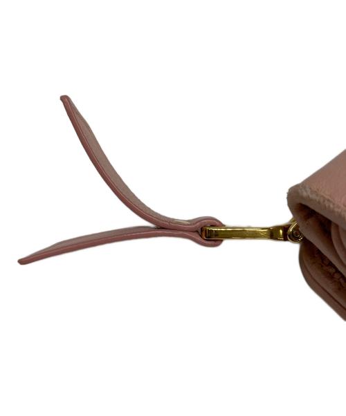 MIU MIU（ミュウミュウ）MIU MIU (ミュウミュウ) 3つ折り財布 ピンクの古着・服飾アイテム