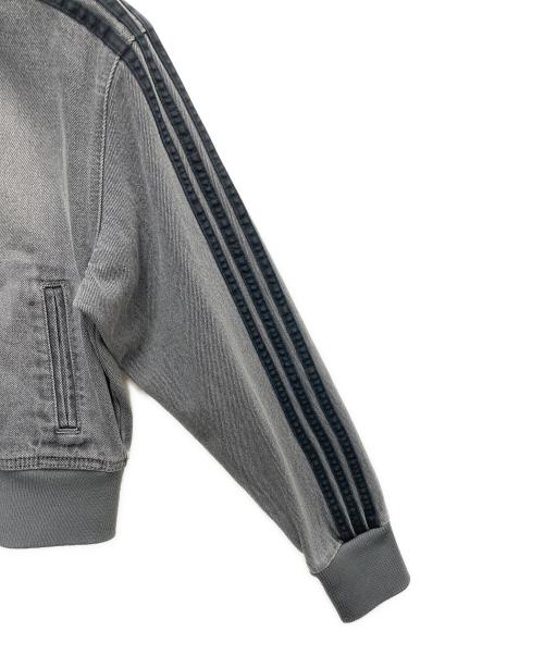adidas（アディダス）adidas (アディダス) トラックトップデニムジャケット グレー サイズ:SIZE M 未使用品の古着・服飾アイテム