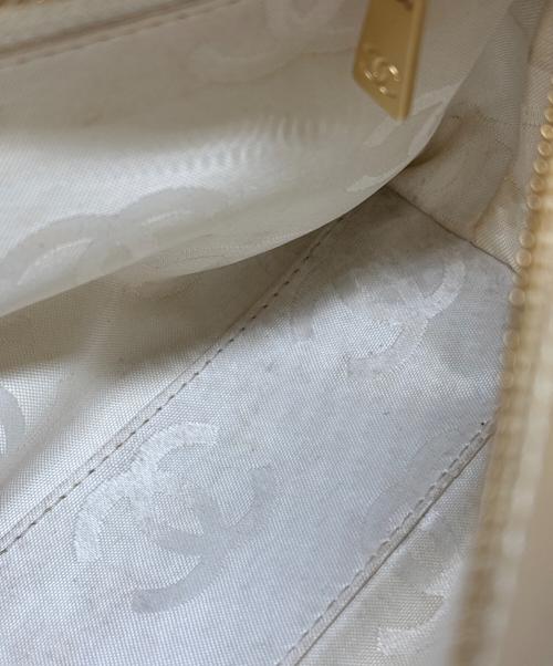 CHANEL（シャネル）CHANEL (シャネル) クラッチバッグ ベージュの古着・服飾アイテム