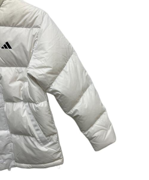 adidas（アディダス）adidas (アディダス) ダウンジャケット ホワイト サイズ:SIZE M 未使用品の古着・服飾アイテム