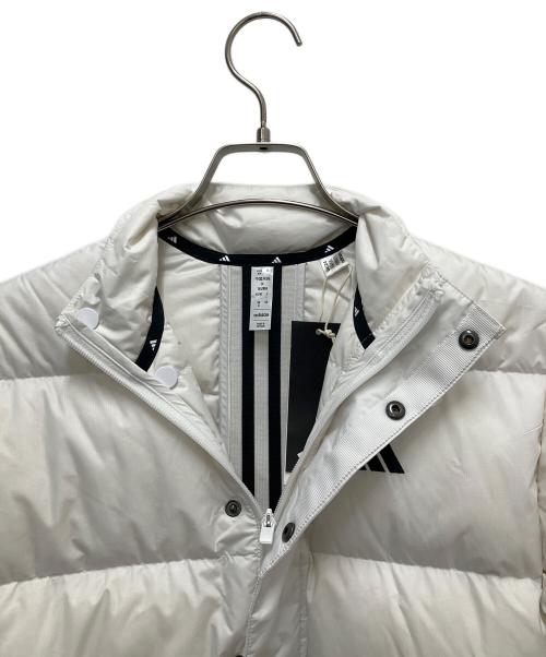 adidas（アディダス）adidas (アディダス) ダウンジャケット ホワイト サイズ:SIZE L 未使用品の古着・服飾アイテム