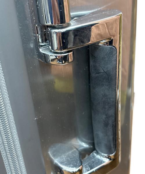 ZERO HALLIBURTON（ゼロ ハリバートン）ZERO HALLIBURTON (ゼロ ハリバートン) スーツケース シルバーの古着・服飾アイテム