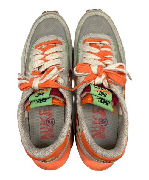 NIKE（ナイキ）NIKE (ナイキ) ローカットスニーカー ベージュ×オレンジ サイズ:SIZE 26cmの古着・服飾アイテム
