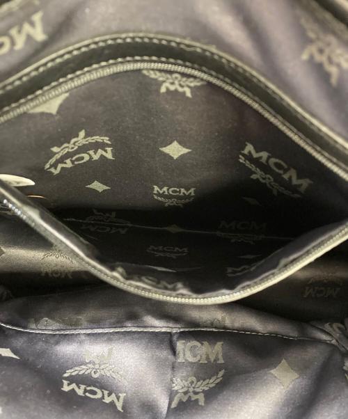MCM（エムシーエム）MCM (エムシーエム) スタッズ リュックサック ブラックの古着・服飾アイテム