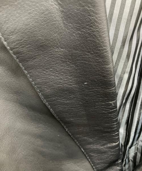 ARMANI COLLEZIONI（アルマーニ コレツィオーニ）ARMANI COLLEZIONI (アルマーニ コレツィオーニ) レザージャケット ブラック サイズ:SIZE 52の古着・服飾アイテム