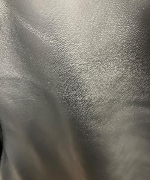 ARMANI COLLEZIONI（アルマーニ コレツィオーニ）ARMANI COLLEZIONI (アルマーニ コレツィオーニ) レザージャケット ブラック サイズ:SIZE 52の古着・服飾アイテム