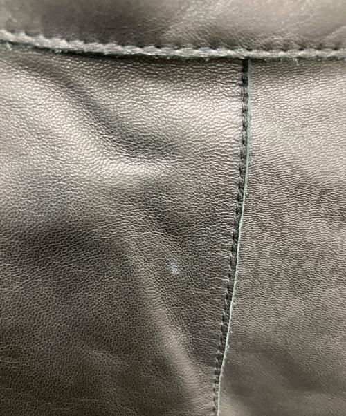 ARMANI COLLEZIONI（アルマーニ コレツィオーニ）ARMANI COLLEZIONI (アルマーニ コレツィオーニ) レザージャケット ブラック サイズ:SIZE 52の古着・服飾アイテム