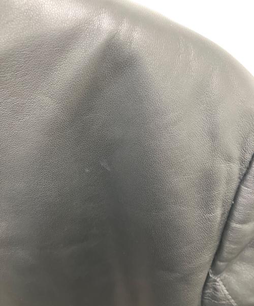 ARMANI COLLEZIONI（アルマーニ コレツィオーニ）ARMANI COLLEZIONI (アルマーニ コレツィオーニ) レザージャケット ブラック サイズ:SIZE 52の古着・服飾アイテム