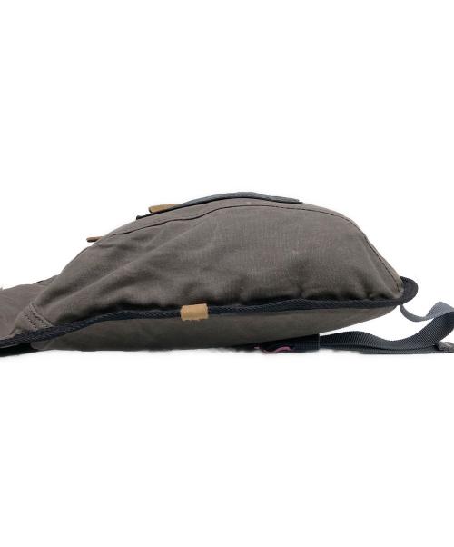 Acne studios（アクネ ストゥディオズ）Acne studios (アクネ ストゥディオズ) スリングバックパック グレーの古着・服飾アイテム
