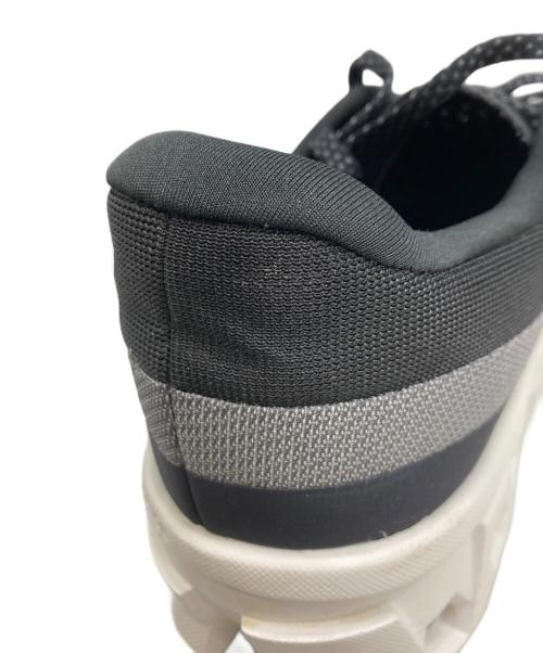 on（オン）on (オン) ローカットスニーカー ブラック サイズ:SIZE 26.5cmの古着・服飾アイテム