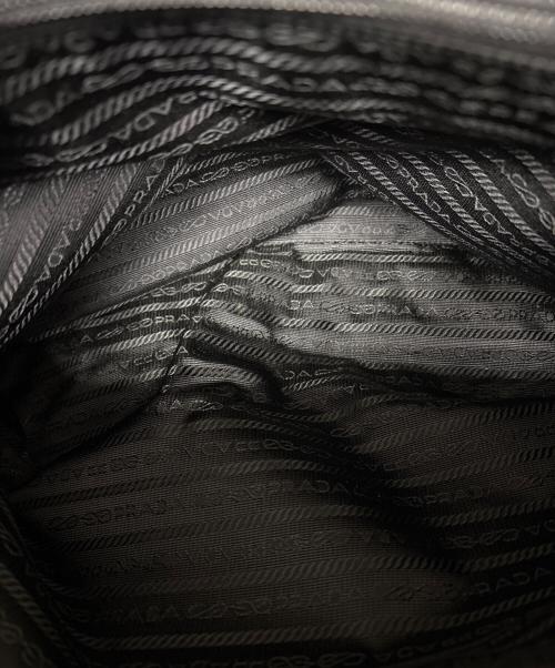 PRADA（プラダ）PRADA (プラダ) ナイロントートバッグ ブラックの古着・服飾アイテム