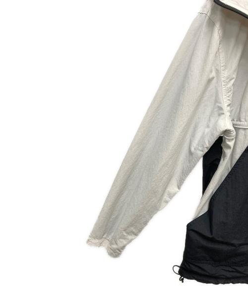 stussy（ステューシー）stussy (ステューシー) アノラックパーカー ホワイト×ブラック サイズ:SIZE Mの古着・服飾アイテム