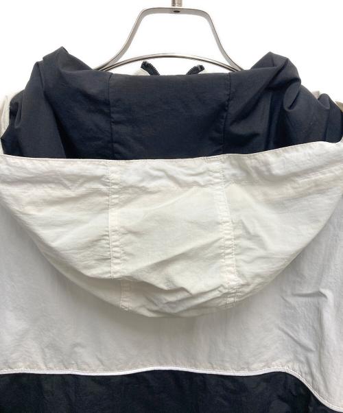 stussy（ステューシー）stussy (ステューシー) アノラックパーカー ホワイト×ブラック サイズ:SIZE Mの古着・服飾アイテム