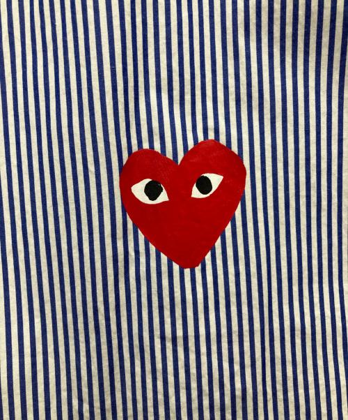 PLAY COMME des GARCONS（プレイコムデギャルソン）PLAY COMME des GARCONS (プレイコムデギャルソン) 長袖シャツ ブルー×ホワイト サイズ:SIZE Lの古着・服飾アイテム