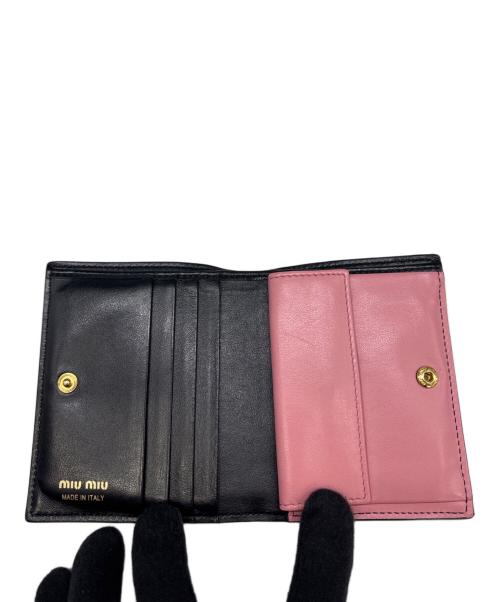 MIU MIU（ミュウミュウ）MIU MIU (ミュウミュウ) 2つ折り財布 ブラックの古着・服飾アイテム