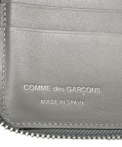 COMME des GARCONS（コムデギャルソン）COMME des GARCONS (コムデギャルソン) 2つ折り財布 グレーの古着・服飾アイテム