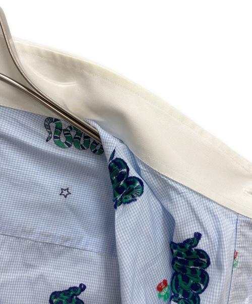 GUCCI（グッチ）GUCCI (グッチ) スネーク刺繍マイクロチェック長袖ボタンシャツ スカイブルー サイズ:SIZE Mの古着・服飾アイテム