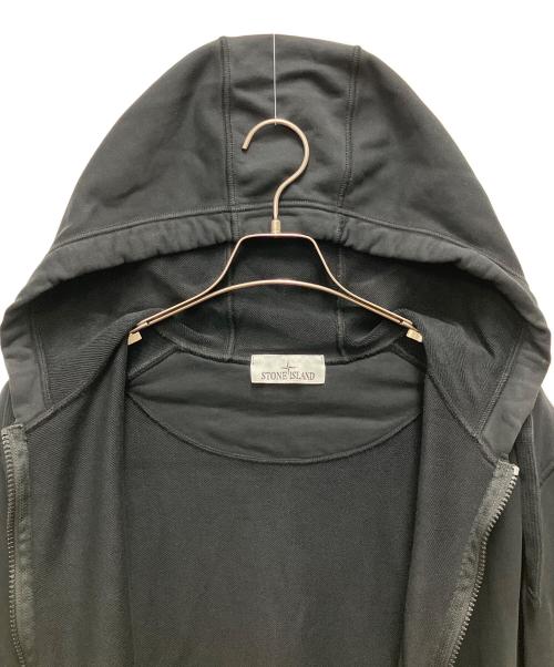 STONE ISLAND（ストーンアイランド）STONE ISLAND (ストーンアイランド) Organic Cotton Fleece Zip Hoodie ブラック サイズ:SIZE Lの古着・服飾アイテム
