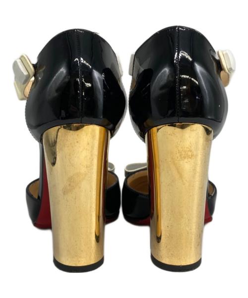 Christian Louboutin（クリスチャン・ルブタン）Christian Louboutin (クリスチャン・ルブタン) サンダル ブラック×ゴールド サイズ:SIZE 36（約23㎝相当）の古着・服飾アイテム