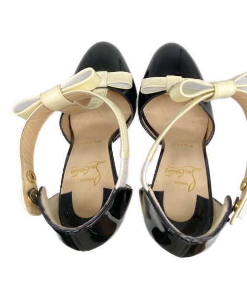 Christian Louboutin（クリスチャン・ルブタン）Christian Louboutin (クリスチャン・ルブタン) サンダル ブラック×ゴールド サイズ:SIZE 36（約23㎝相当）の古着・服飾アイテム