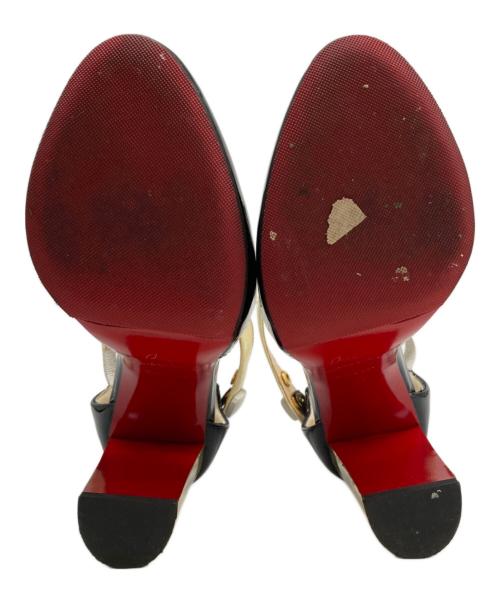 Christian Louboutin（クリスチャン・ルブタン）Christian Louboutin (クリスチャン・ルブタン) サンダル ブラック×ゴールド サイズ:SIZE 36（約23㎝相当）の古着・服飾アイテム