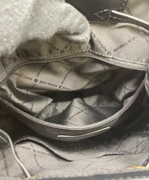 MICHAEL KORS（マイケルコース）MICHAEL KORS (マイケルコース) リュック ブラックの古着・服飾アイテム