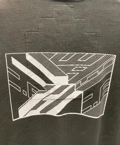 C.E CAV EMPT（シーイー キャブエンプト）C.E CAV EMPT (シーイー キャブエンプト) プルオーバースウェット ブラウン サイズ:SIZE Mの古着・服飾アイテム