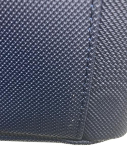 LACOSTE（ラコステ）LACOSTE (ラコステ) スリムフラップサッチェルバッグ ネイビーの古着・服飾アイテム